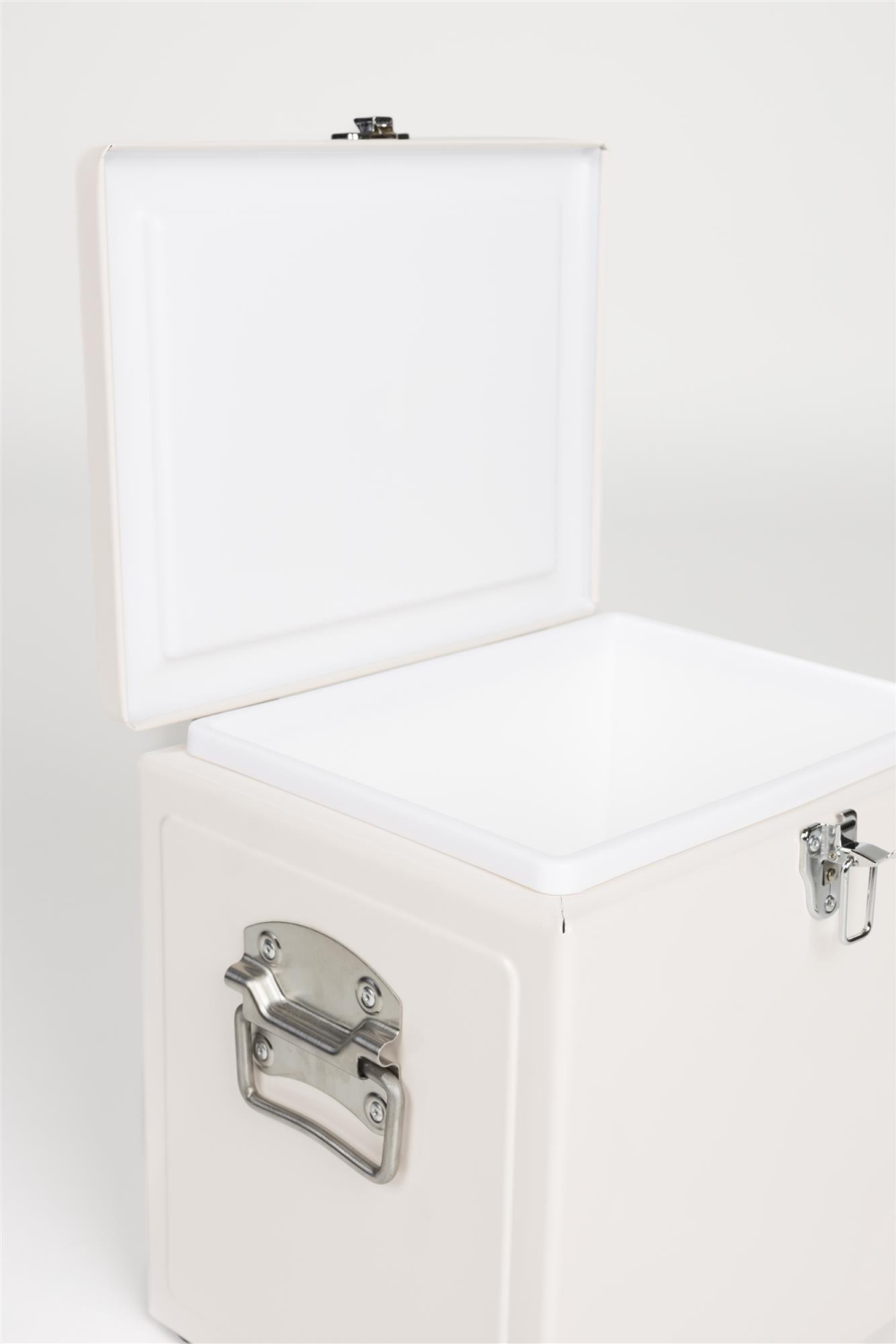 Insulated Cooler with Bottle Opener | Oroa.com