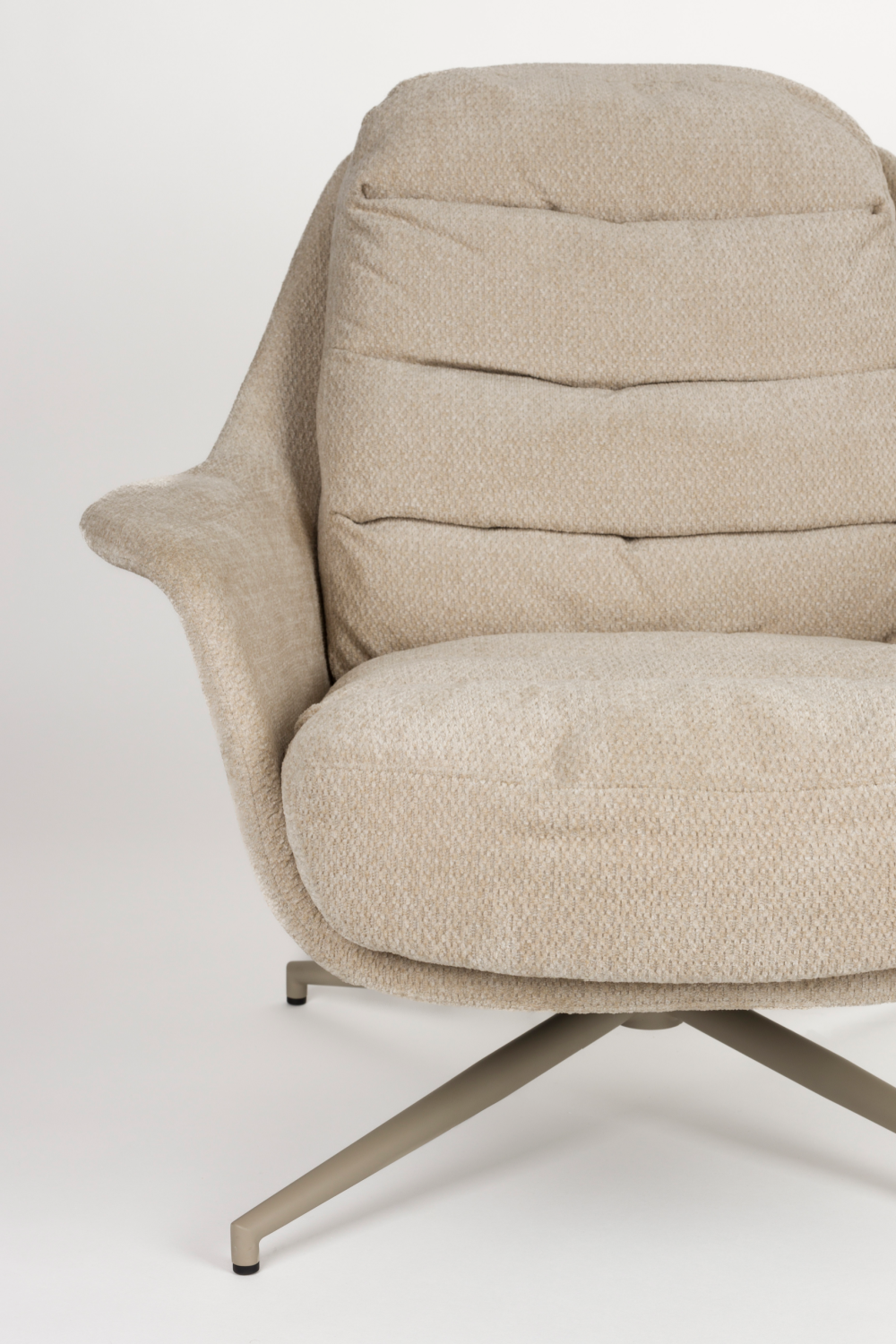 Beige Swivel Lounge Chair | Zuiver Philly | OROA.com