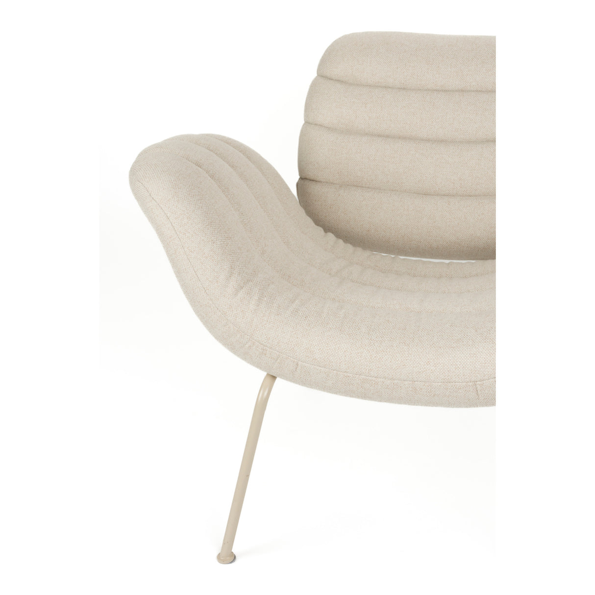 Curved Seat Channeled Lounge Chair | Oroa.com