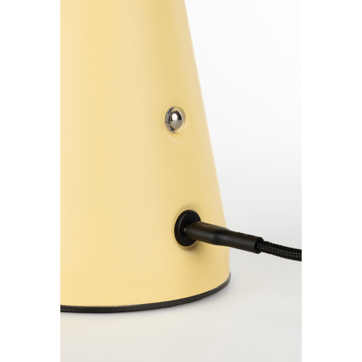 Steel Base Cordless Table Lamp | Oroa.com