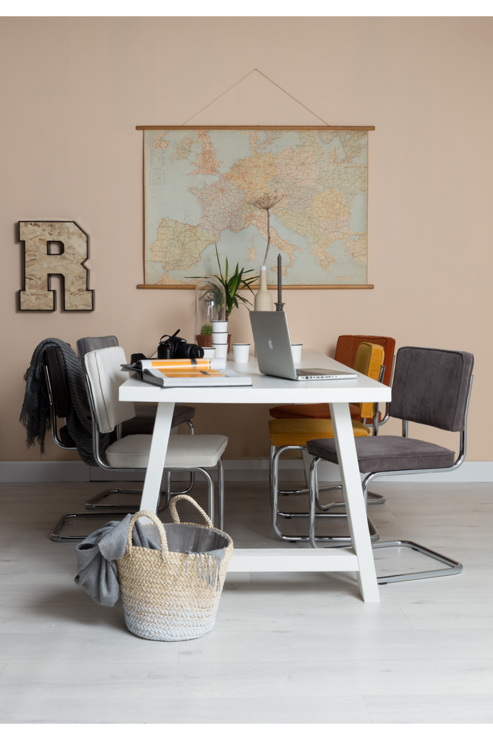 Metal Rib Dining Chairs (2) | Zuiver Ridge | OROA.com