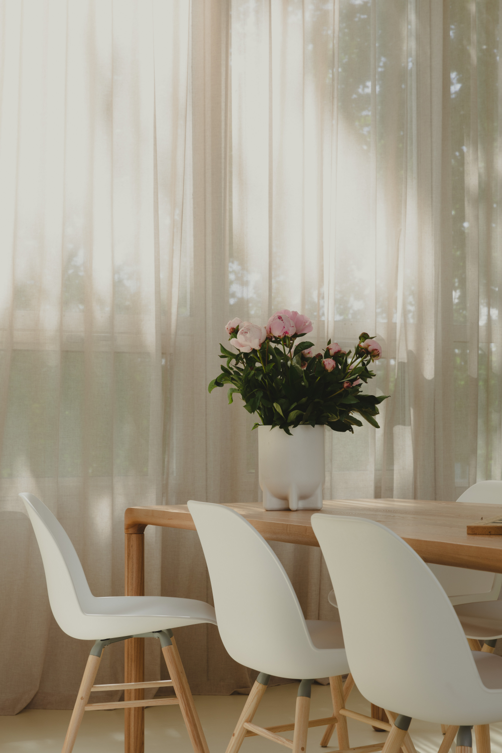 Shell Dining Chairs (2) | Zuiver Albert Kuip | Oroa.com