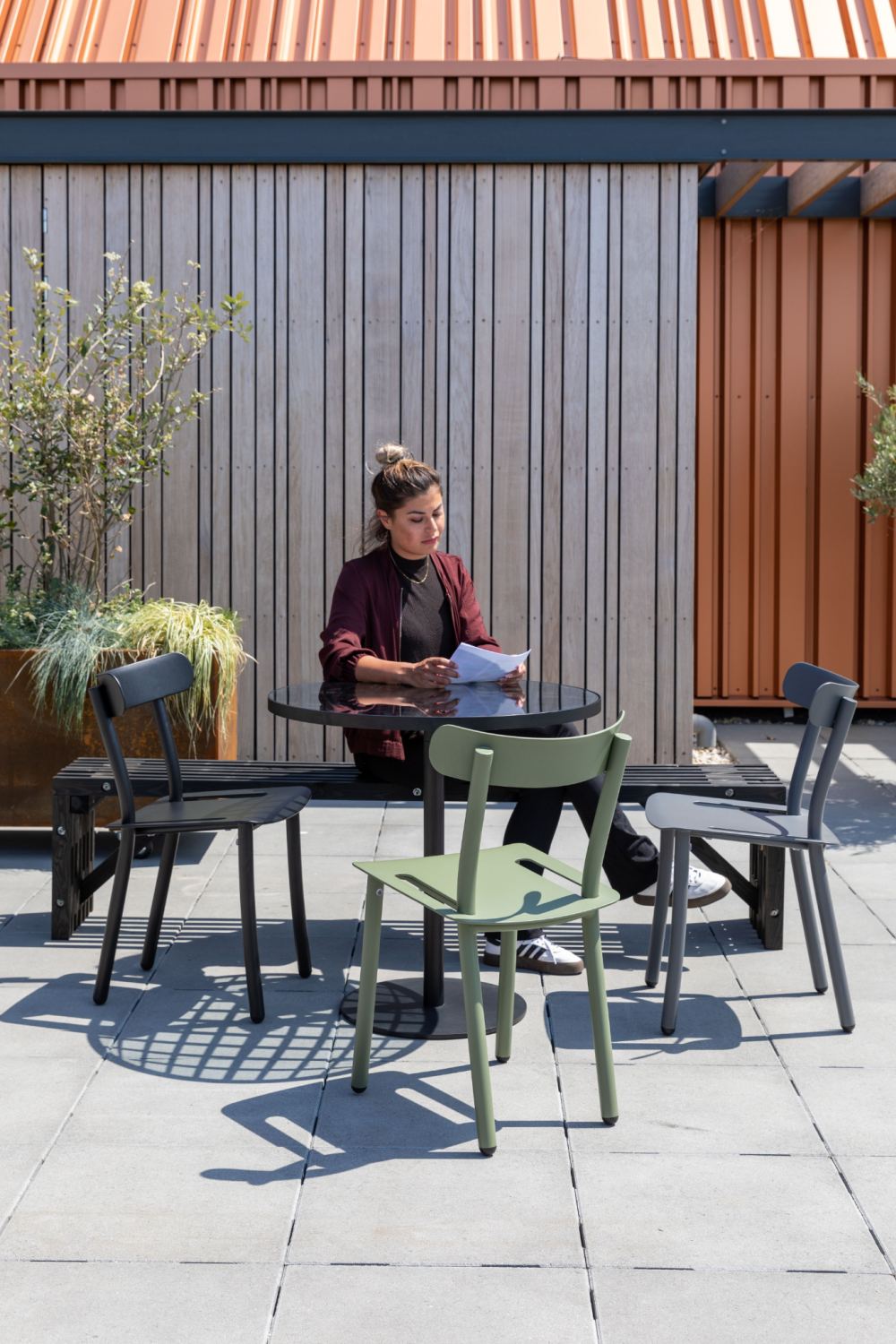 Black Dining Chairs (2) | Zuiver Friday | OROA.com