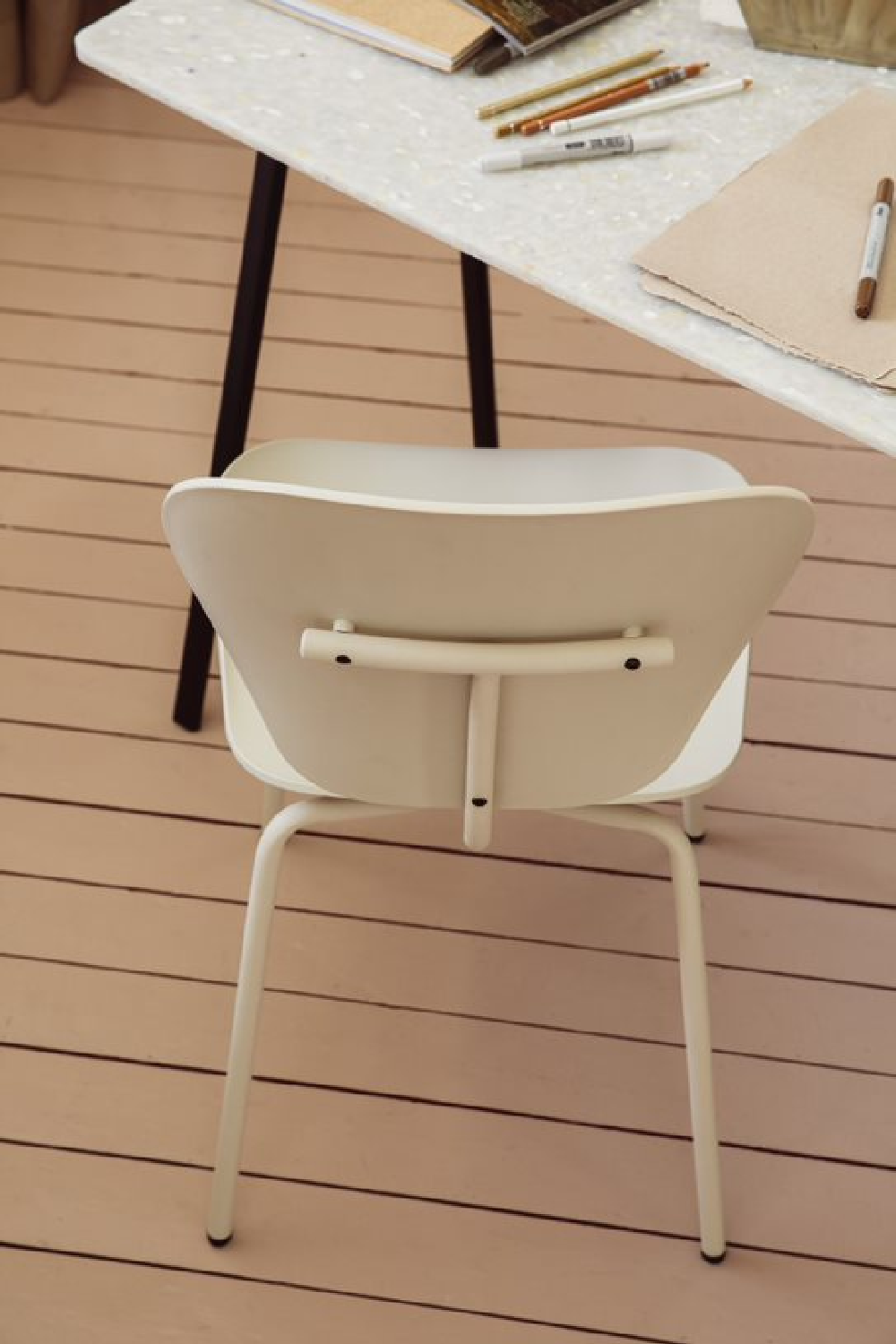 Minimalist Molded Dining Chair (2) | Zuiver The Ocean | OROA.com