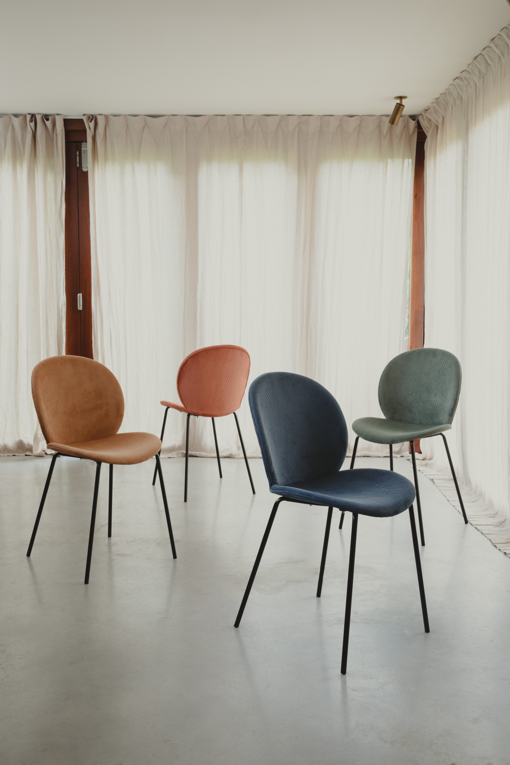 Upholstered Shell Dining Chairs (2) | Zuiver Bonnet | OROA.com