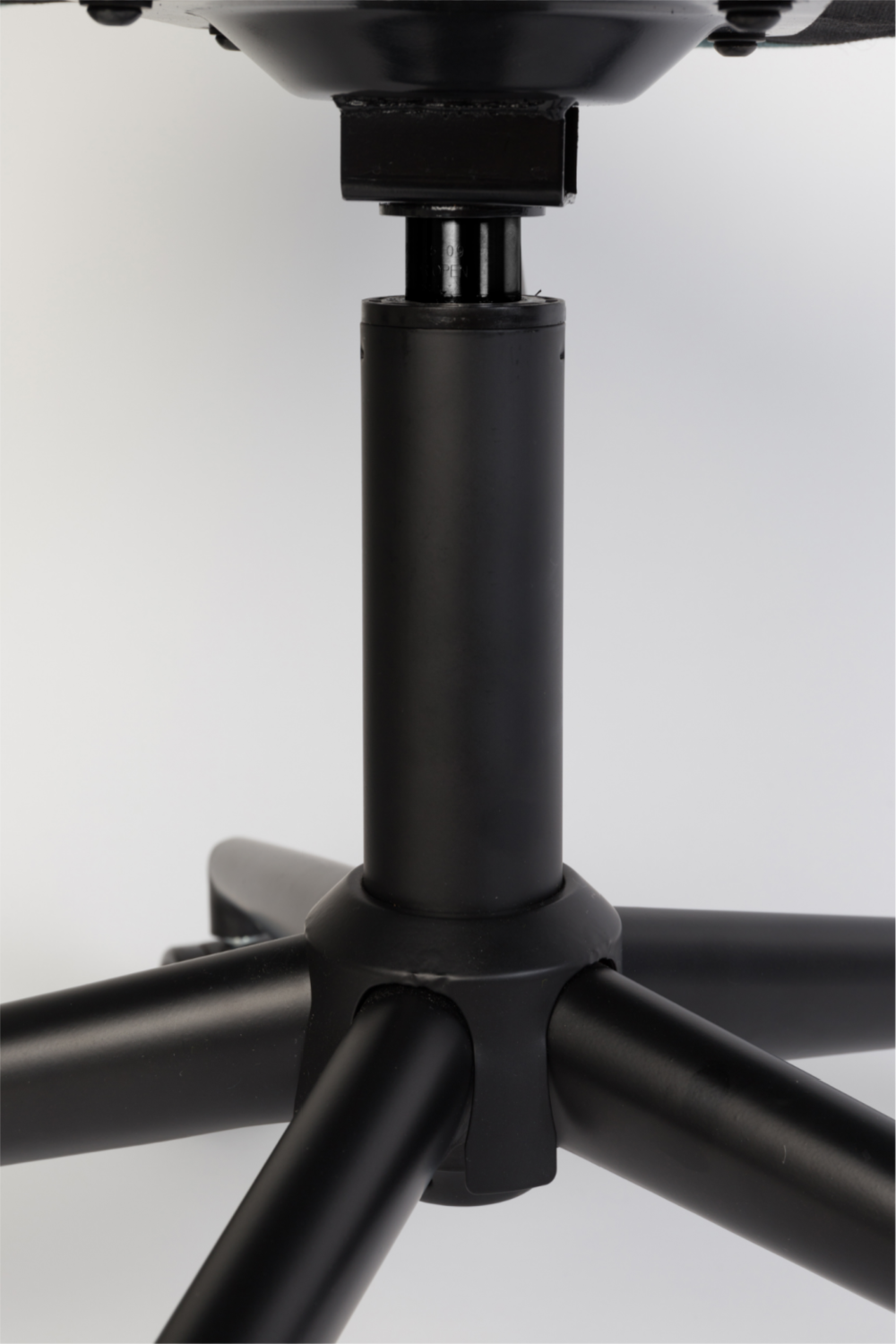 Cognac Leather Bucket Office Chair | Zuiver OMG | OROA.com