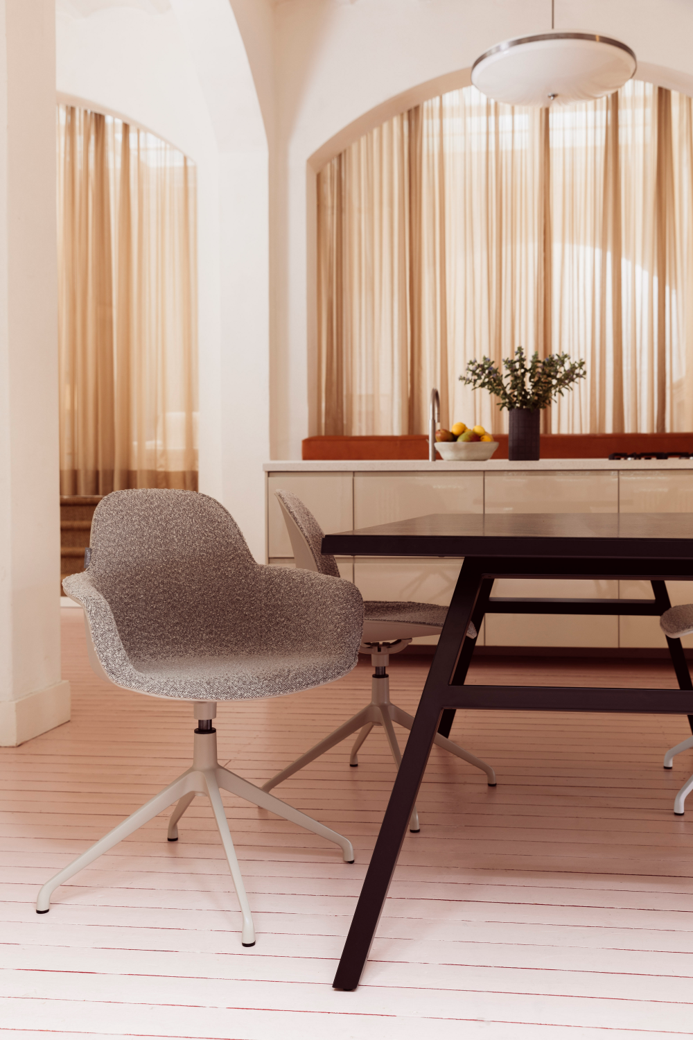 Padded Swivel Armchair | Zuiver Albert | OROA.com