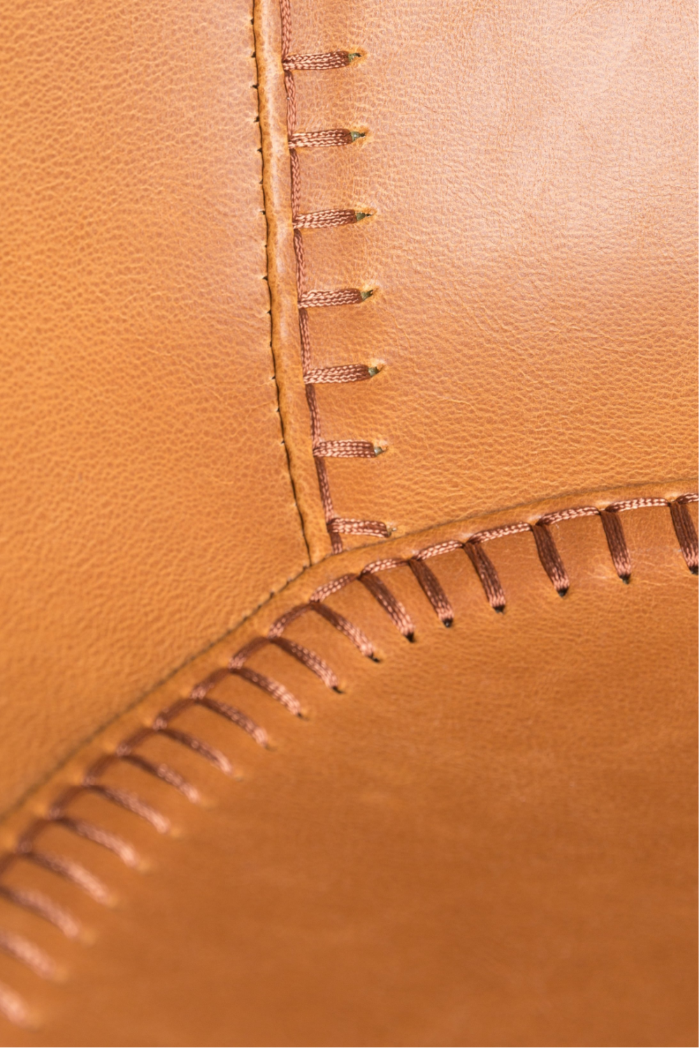 Baseball-Stitched Leather Bar Stools (2) | Zuiver Feston | Oroa.com