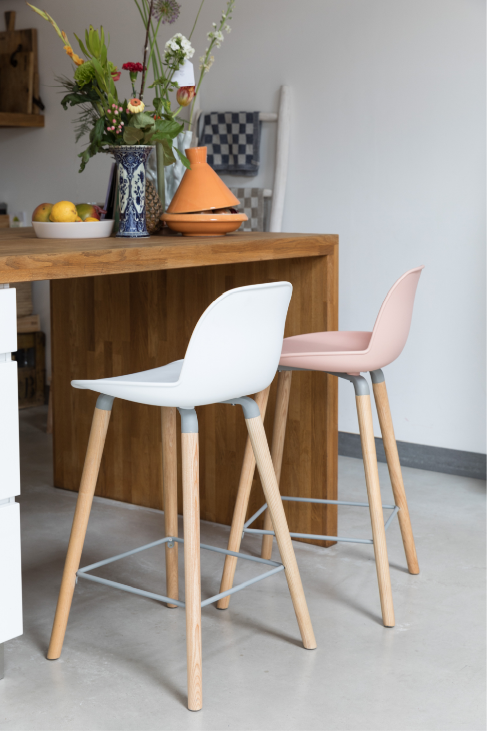 Molded Counter Stools (2) | Zuiver Albert Kuip | OROA.com