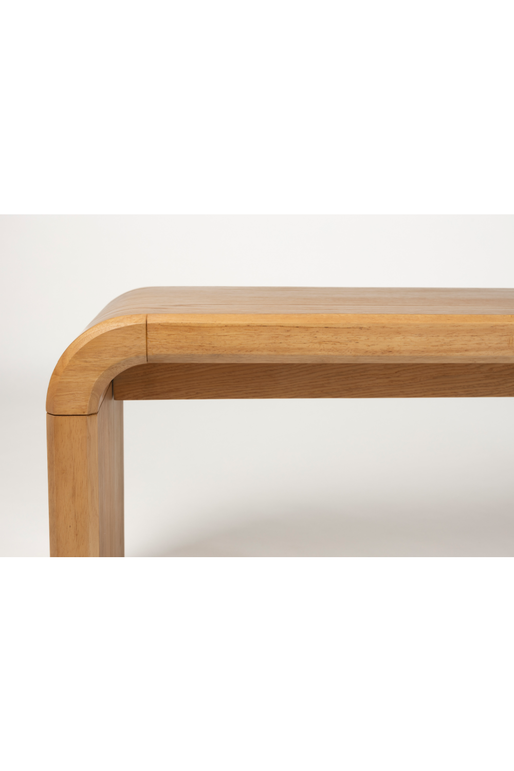 Oak Curved Bench | Zuiver Brave | OROA.com