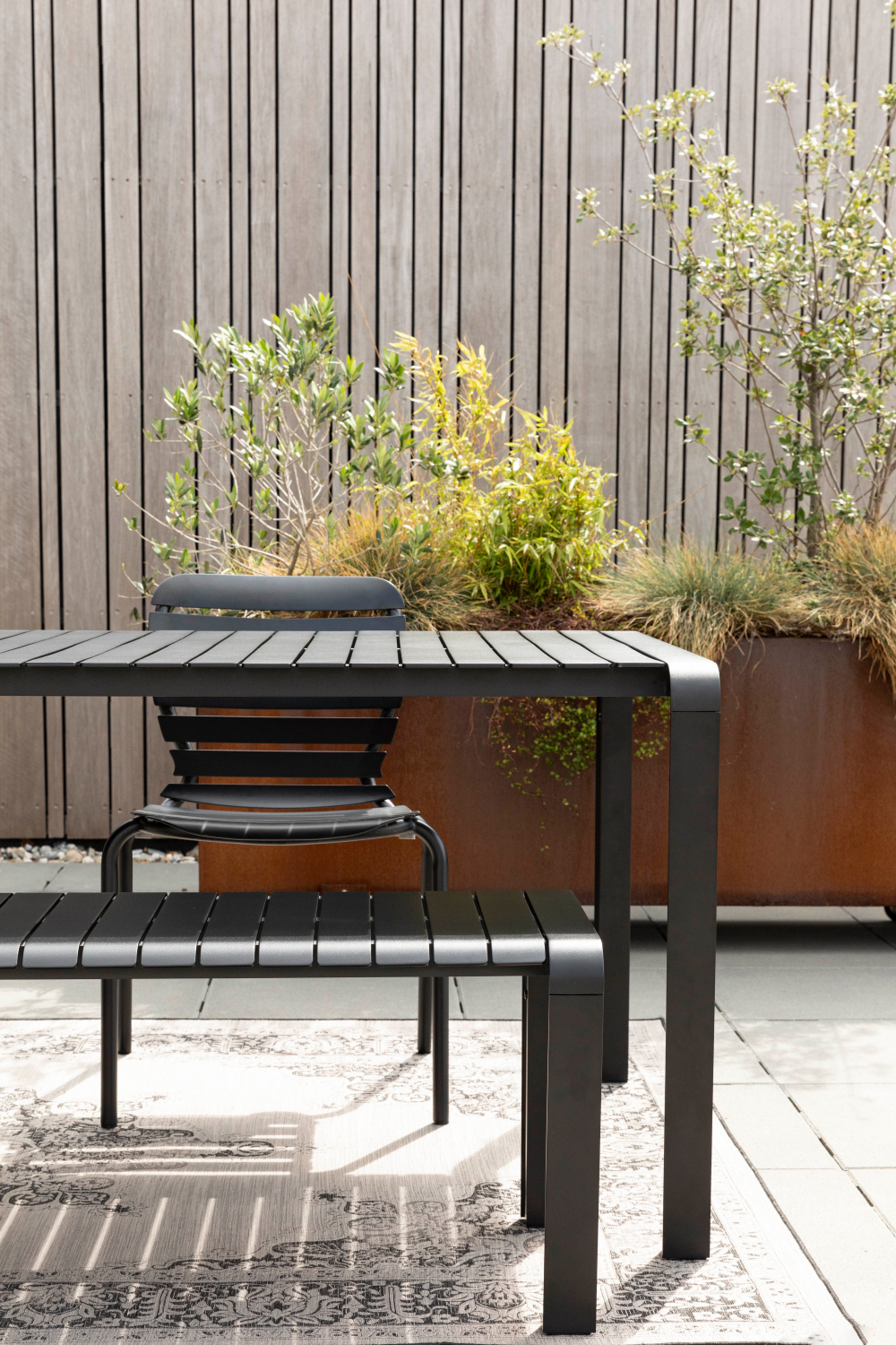 Rectangular Slatted Garden Bench | Zuiver Vonder | OROA.com