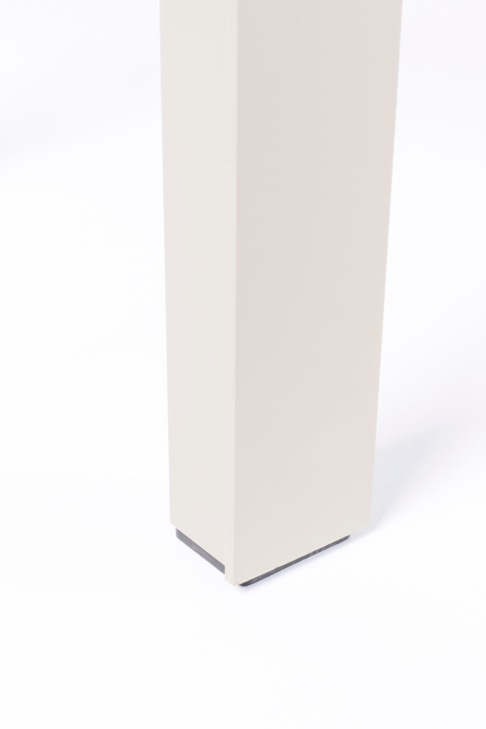 Aluminum Slatted Garden Bench | Zuiver Vondel | OROA.com