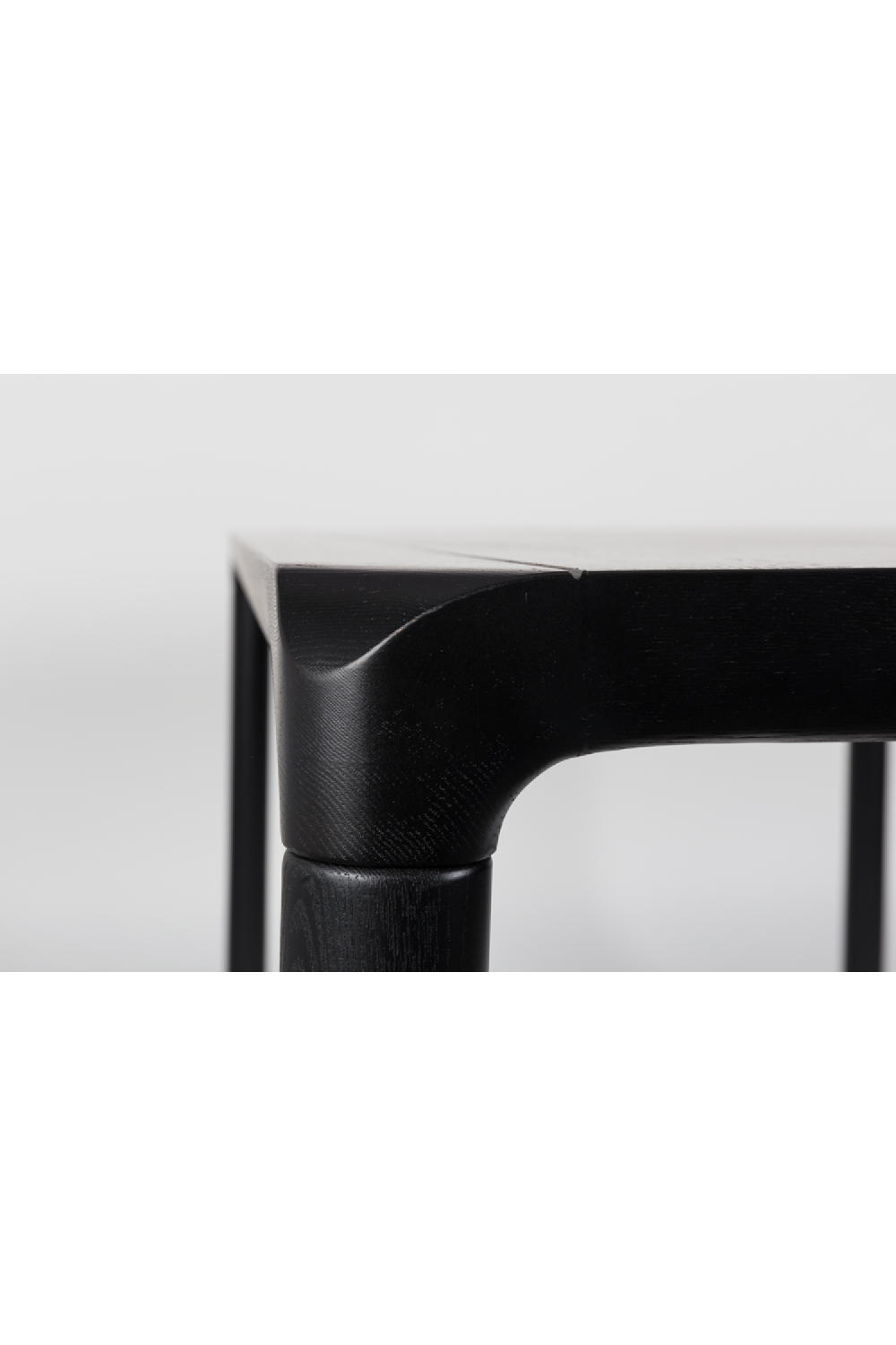 Lacquered Wood Dining Table (L) | Zuiver Storm | OROA.com