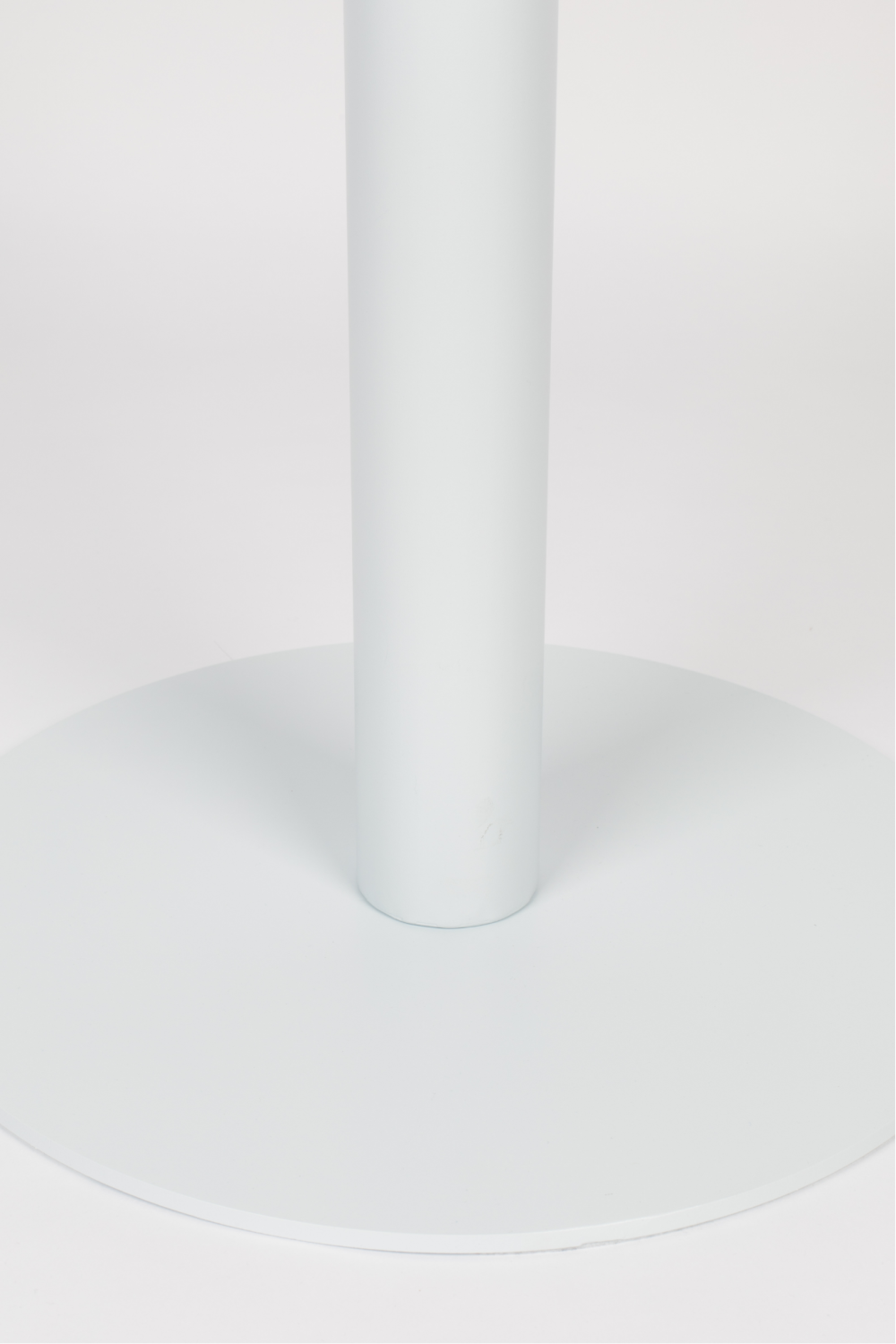 Round Pedestal Outdoor Bistro Table | Zuiver Metsu | Oroa.com