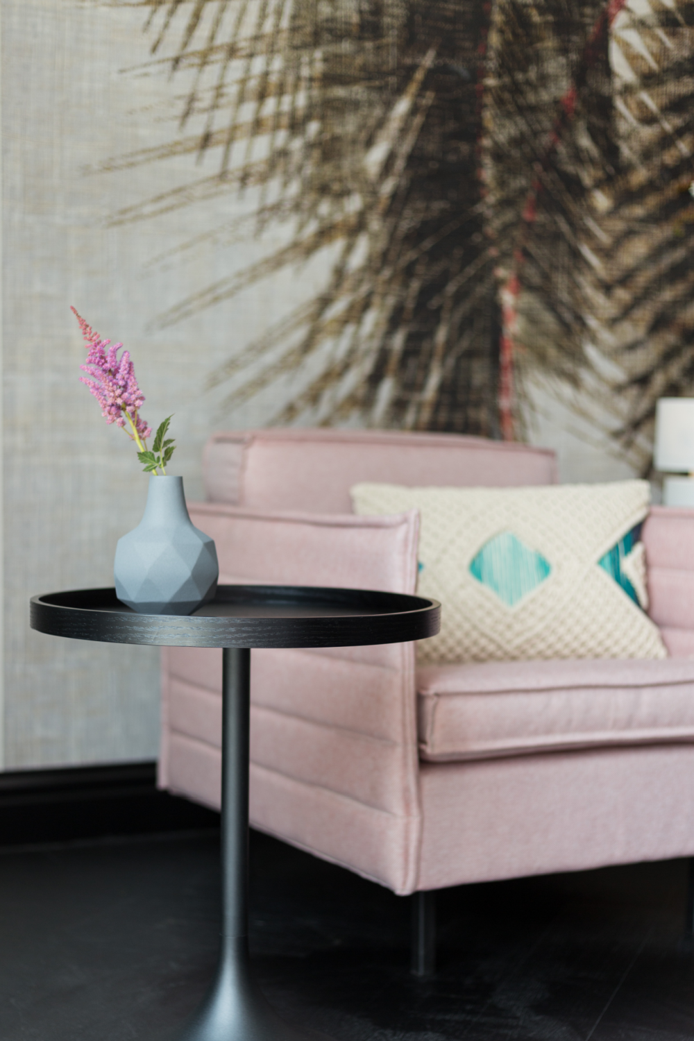 Black Trumpet Base End Table | Zuiver Jason | OROA.com