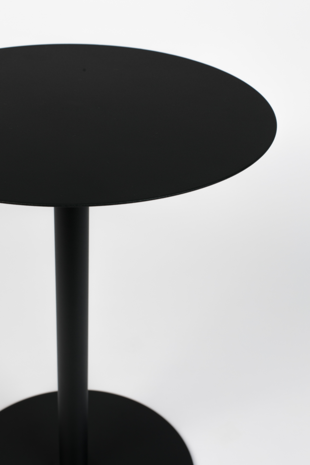 Black Round Side Table | Zuiver Snow | Oroa.com