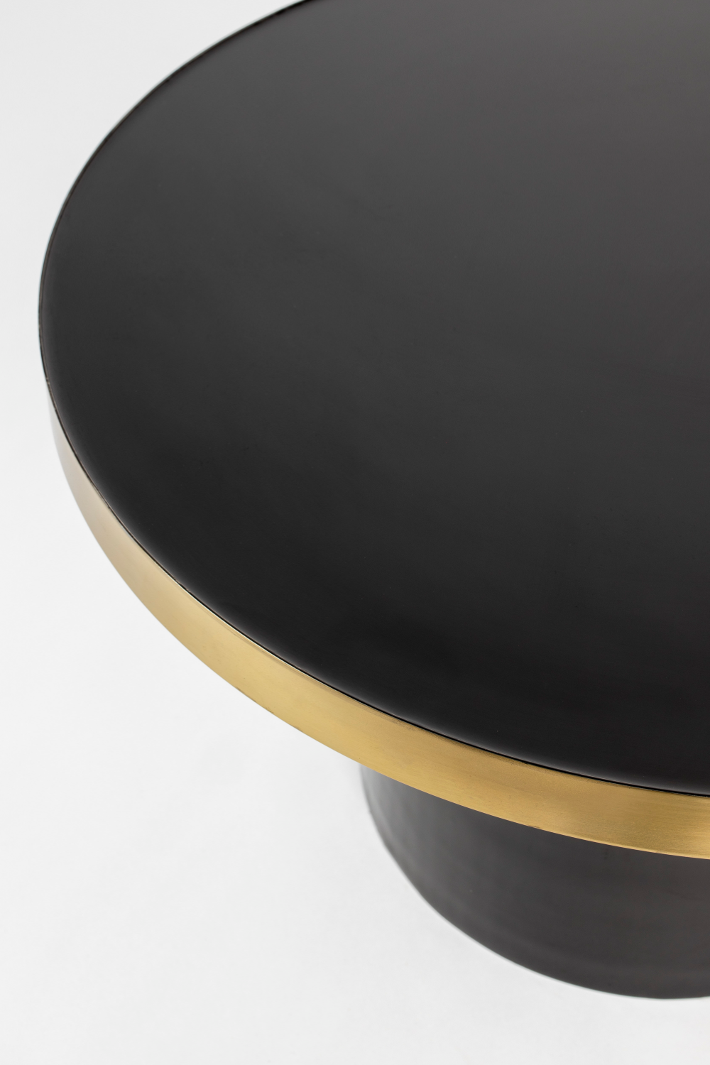 Round Enameled Coffee Table | Zuiver Glam | Oroatrade