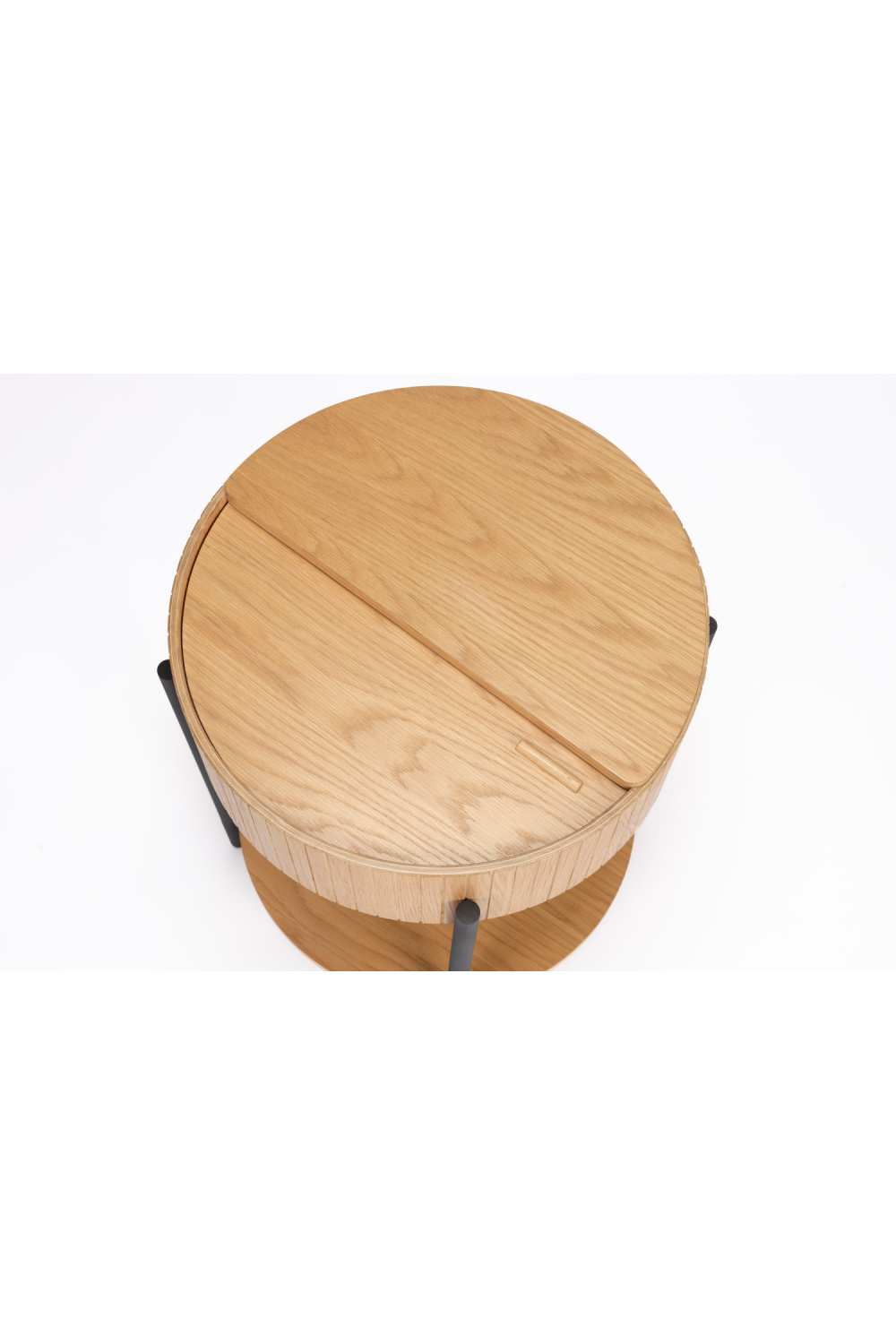 Round Oak Side Table | Zuiver Slides | OROA.com
