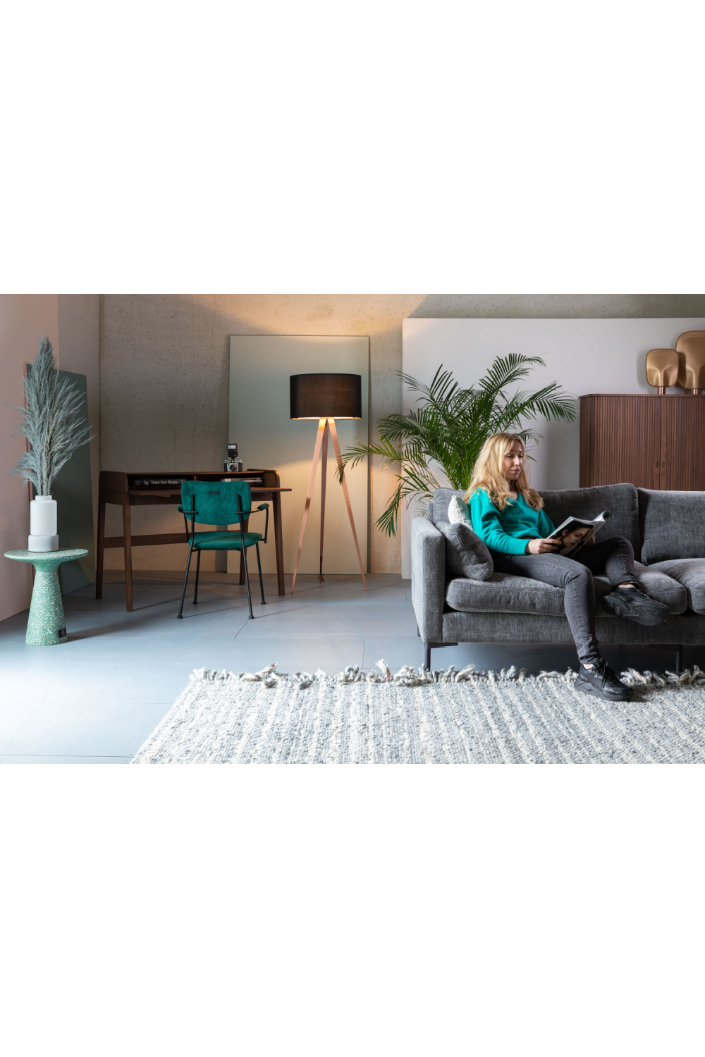 Classic Wooden Desk | Zuiver Barbier | Oroa.com