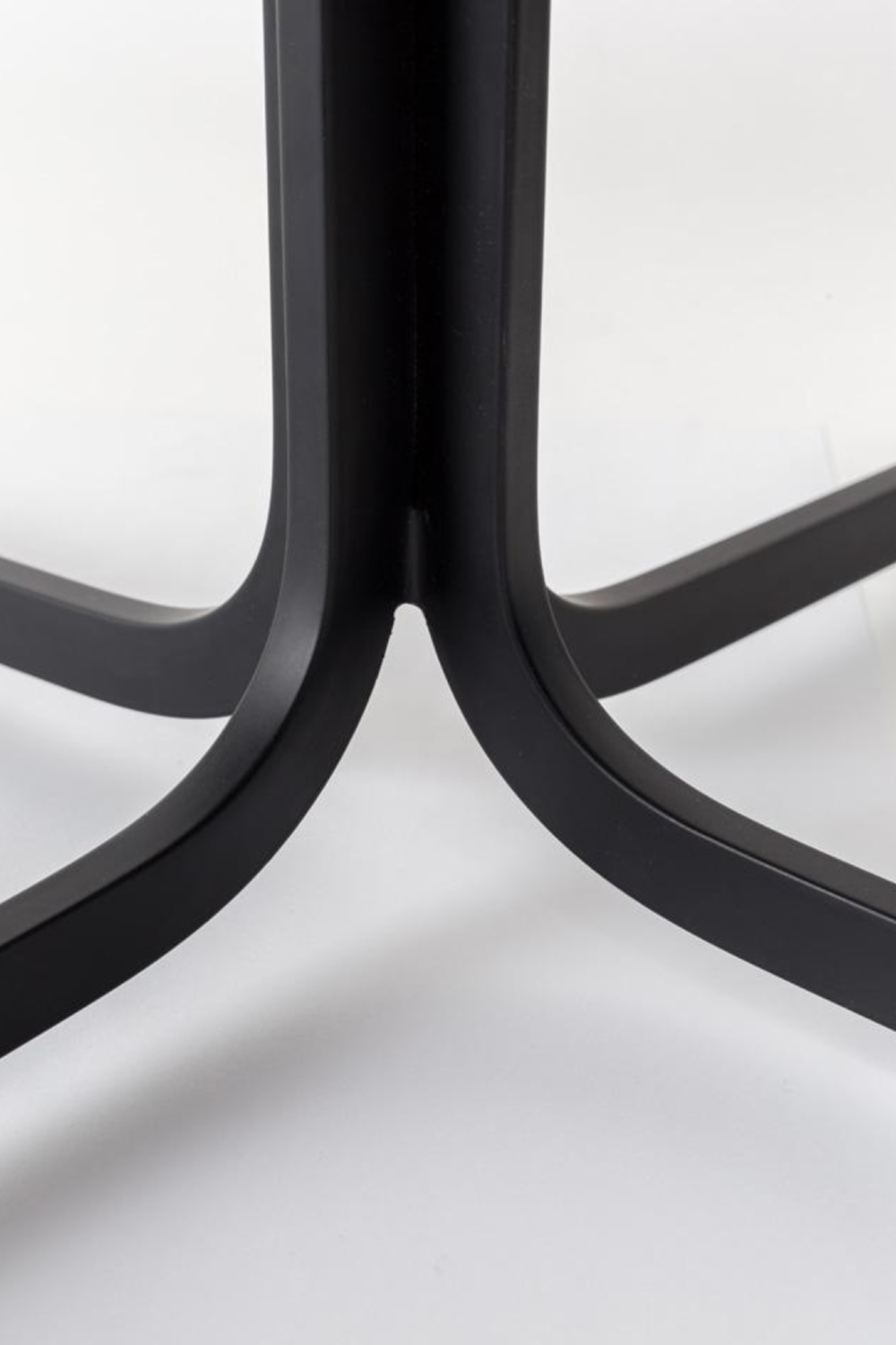 Leather Swivel Lounge Chair | Zuiver Nikki | Oroa.com