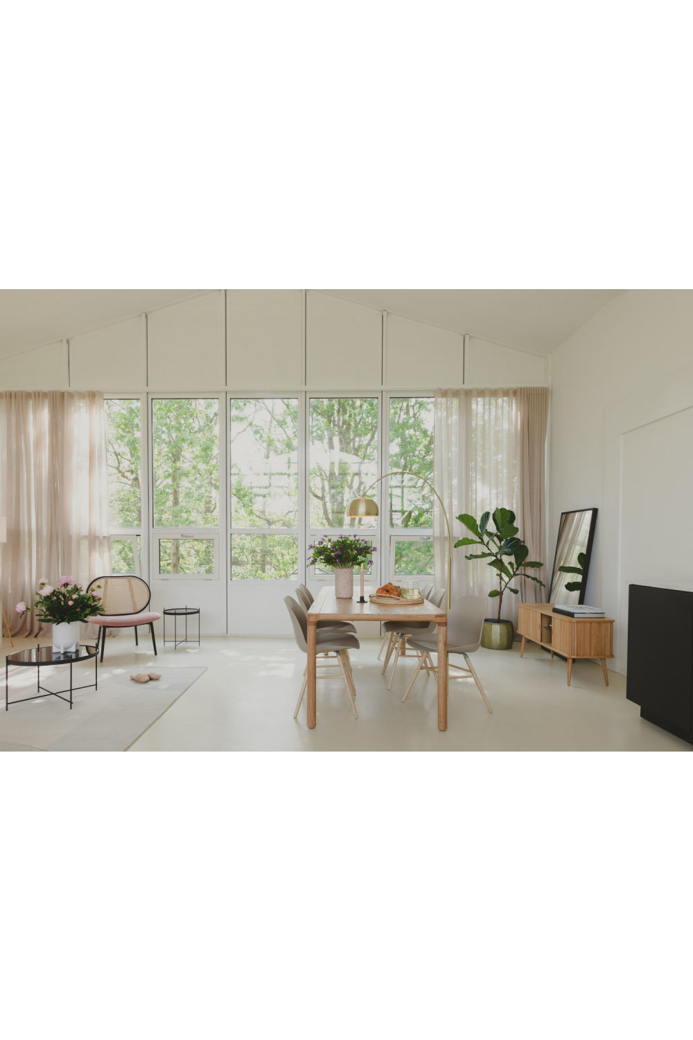 Webbed Back Lounge Chair | Oroa.com