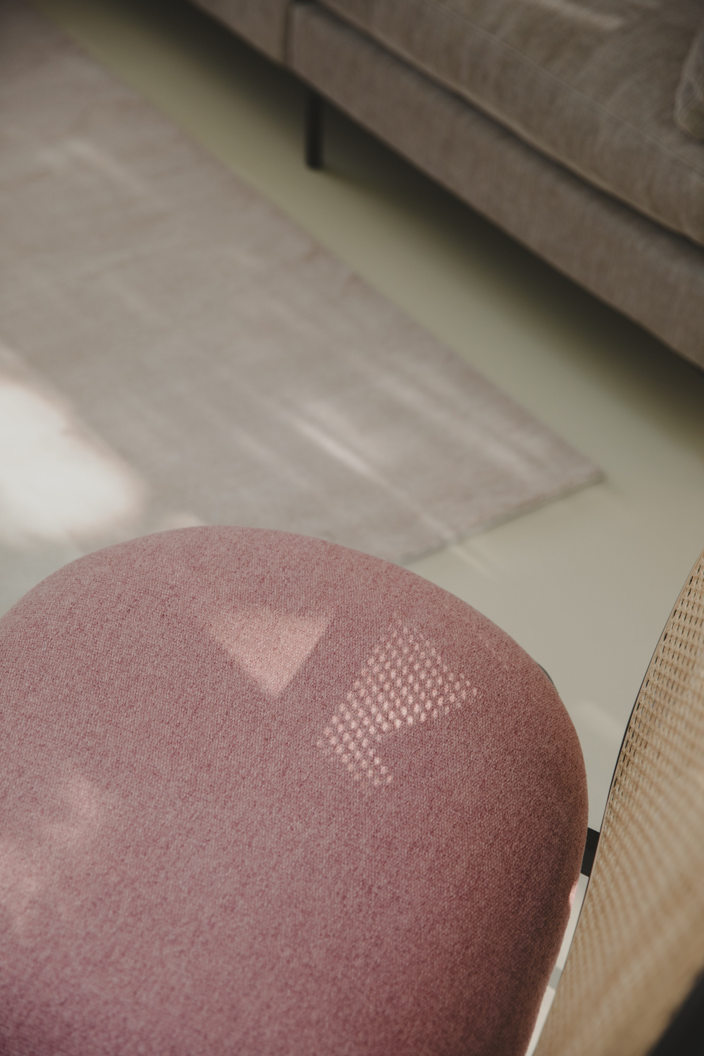 Webbed Back Lounge Chair | Oroa.com