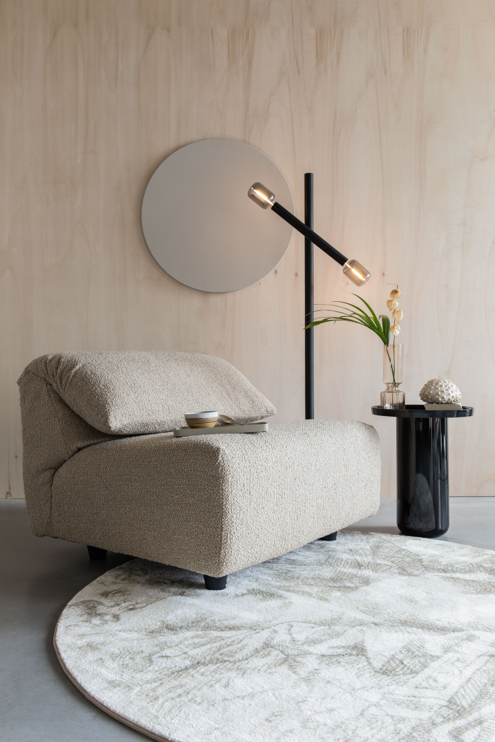Modern Minimalist Love Seat | Oroa.com