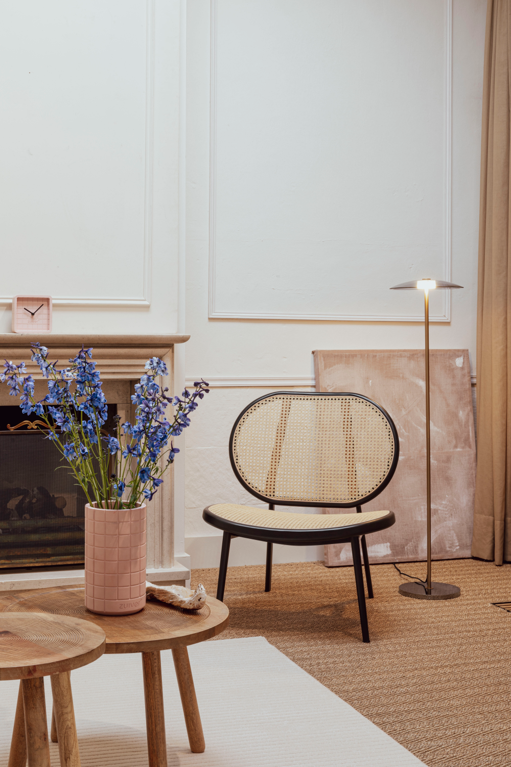 Webbed Back Lounge Chair | Oroa.com