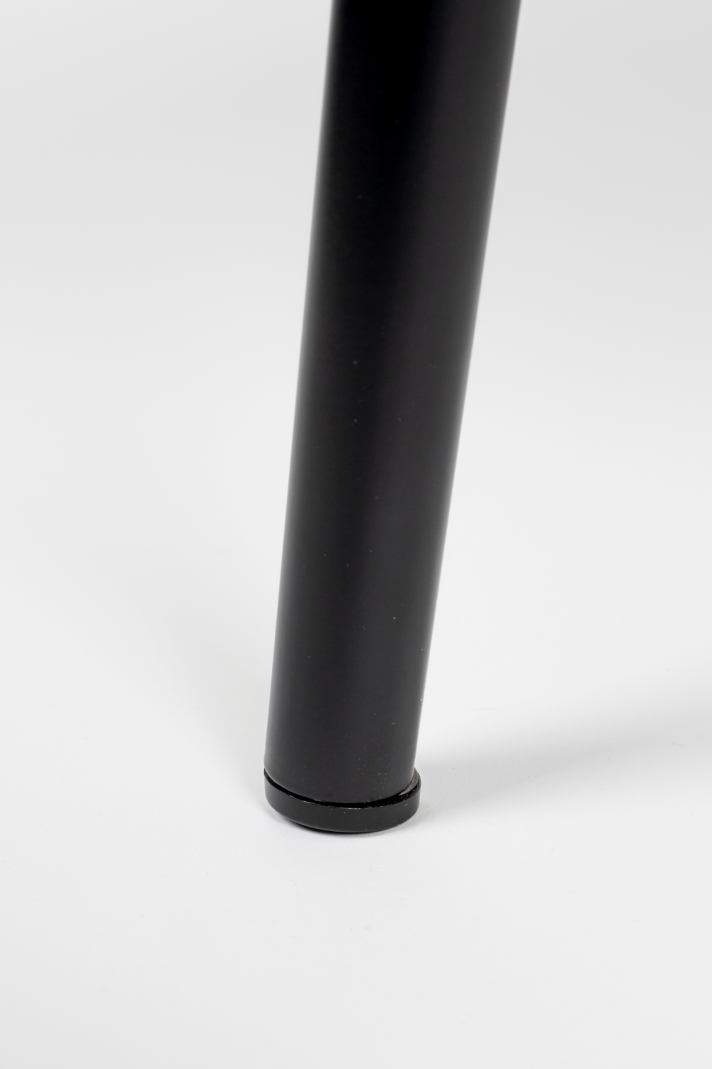 Webbed Back Lounge Chair | Oroa.com