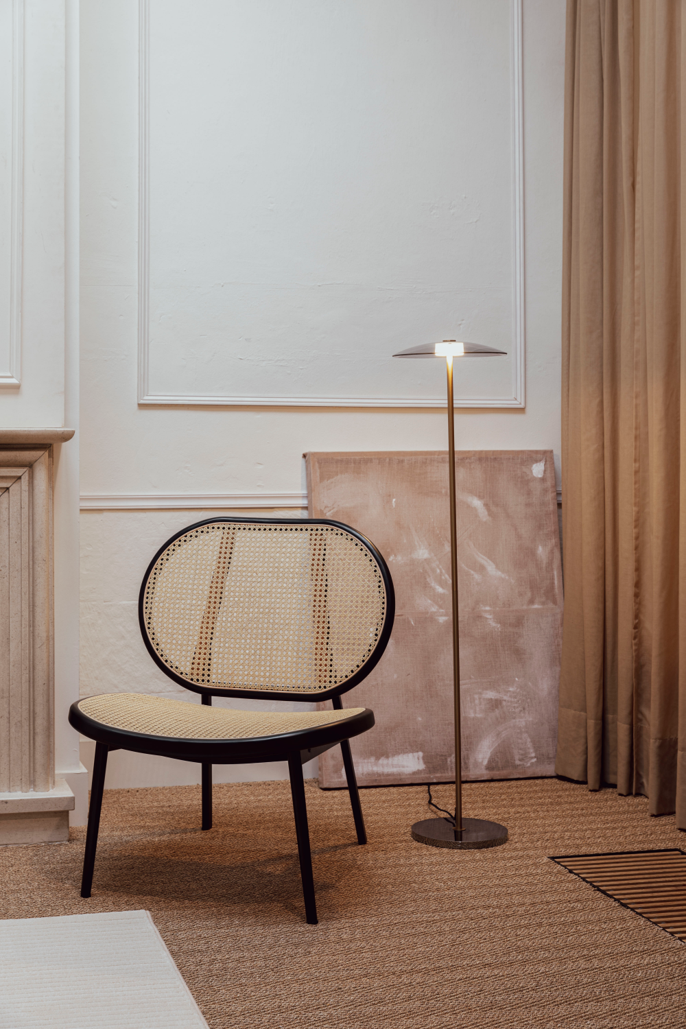 Webbed Back Lounge Chair | Oroa.com