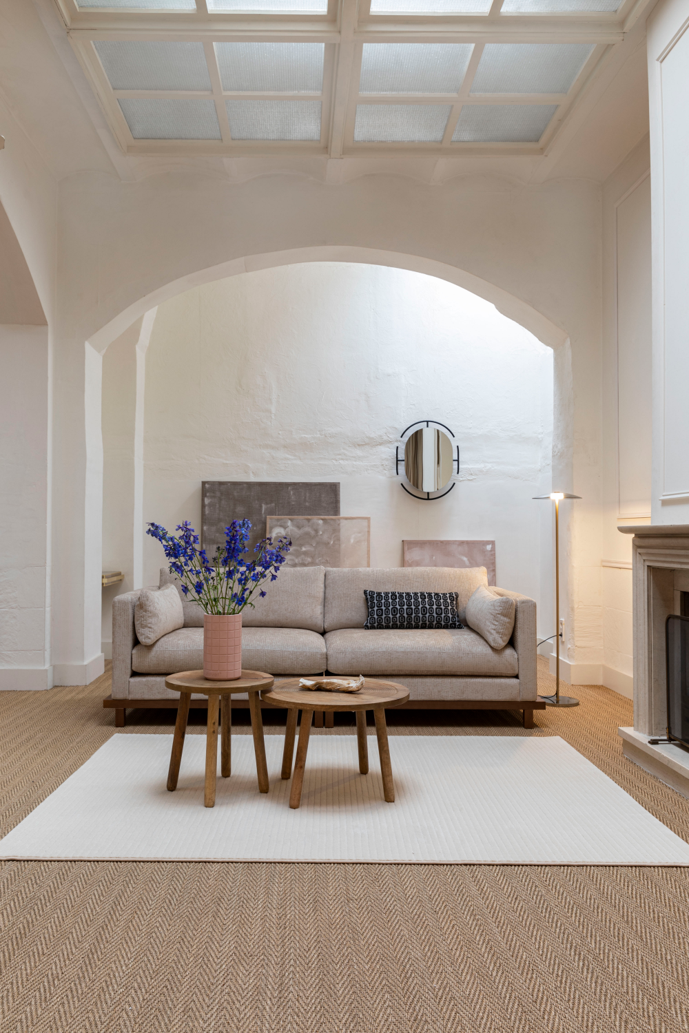 Classic Upholstered 3-Seater Sofa | Zuiver Blossom | OROA.com