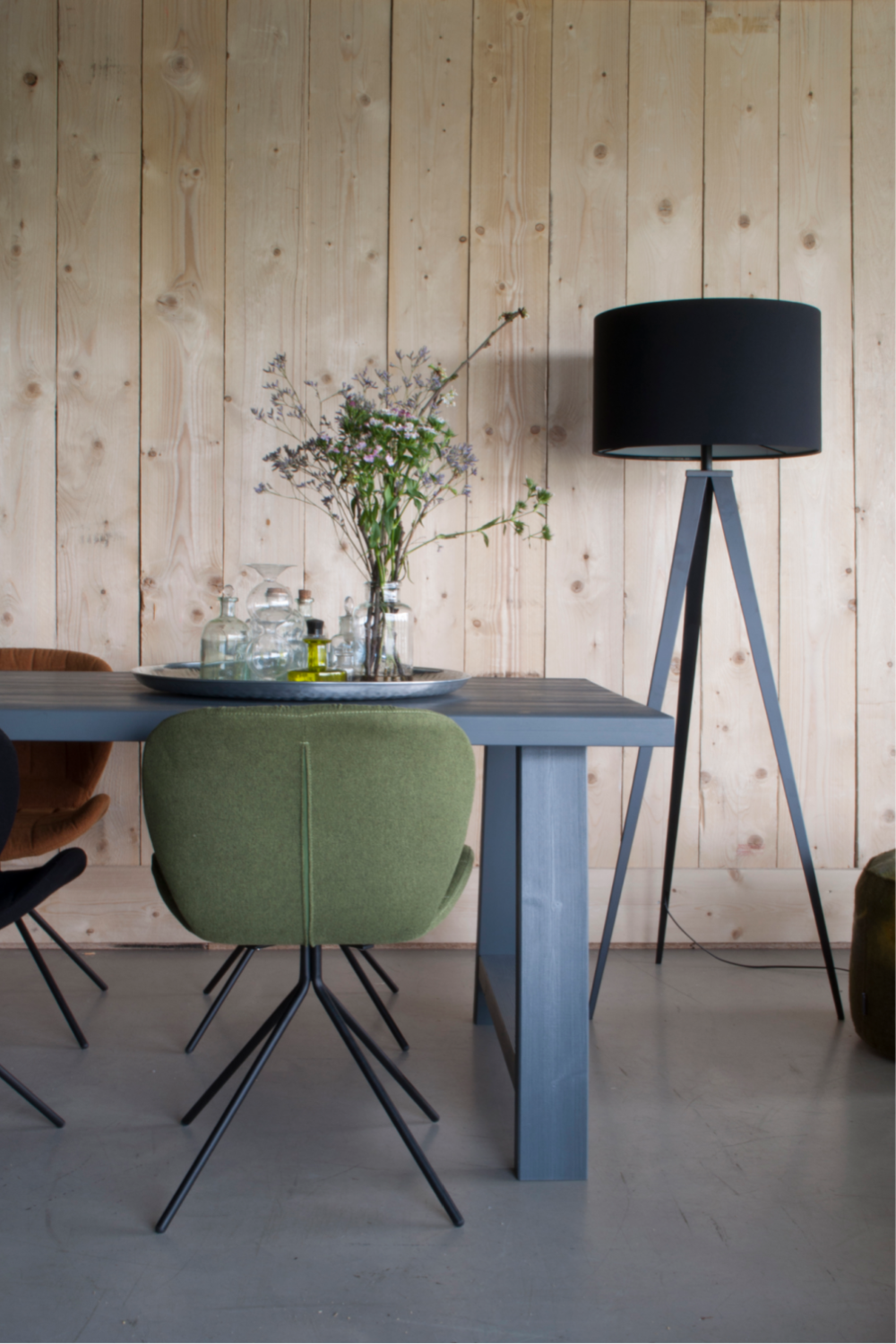 Minimalist Floor Lamp | Zuiver Tripod | Oroa.com