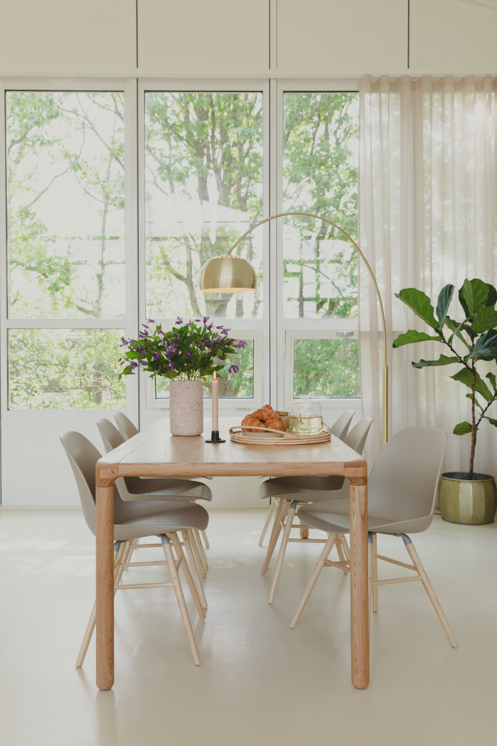 Adjustable Arched Floor Lamp | Zuiver Metal Bow | Oroa.com