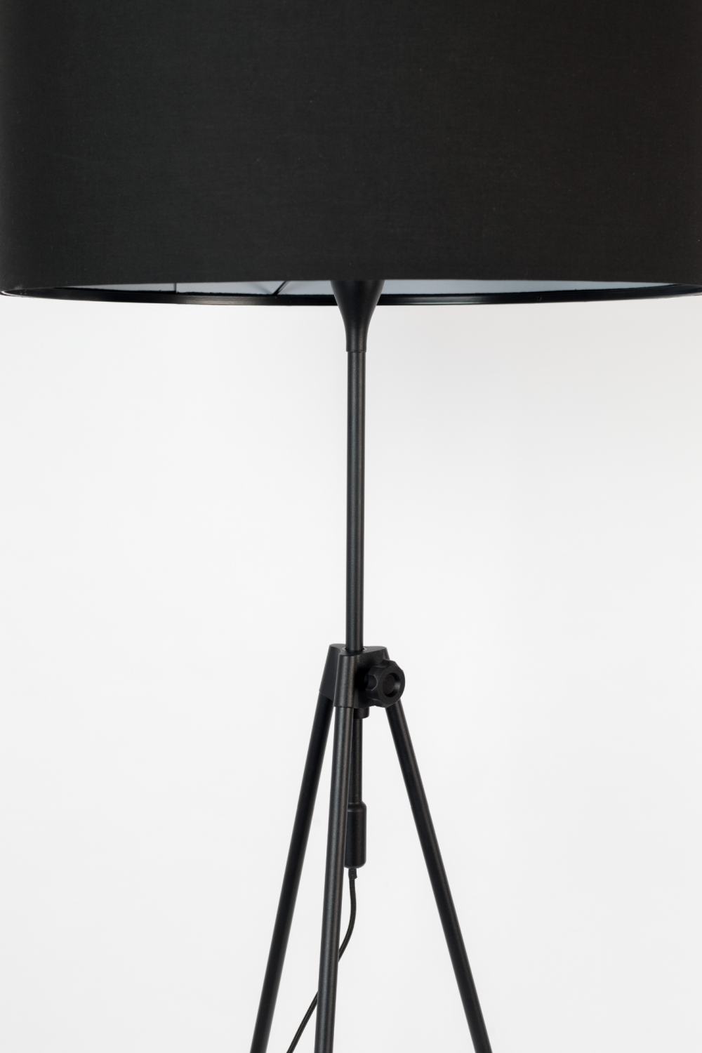 Adjustable Tripod Floor Lamp | Zuiver Lesley | Oroa.com