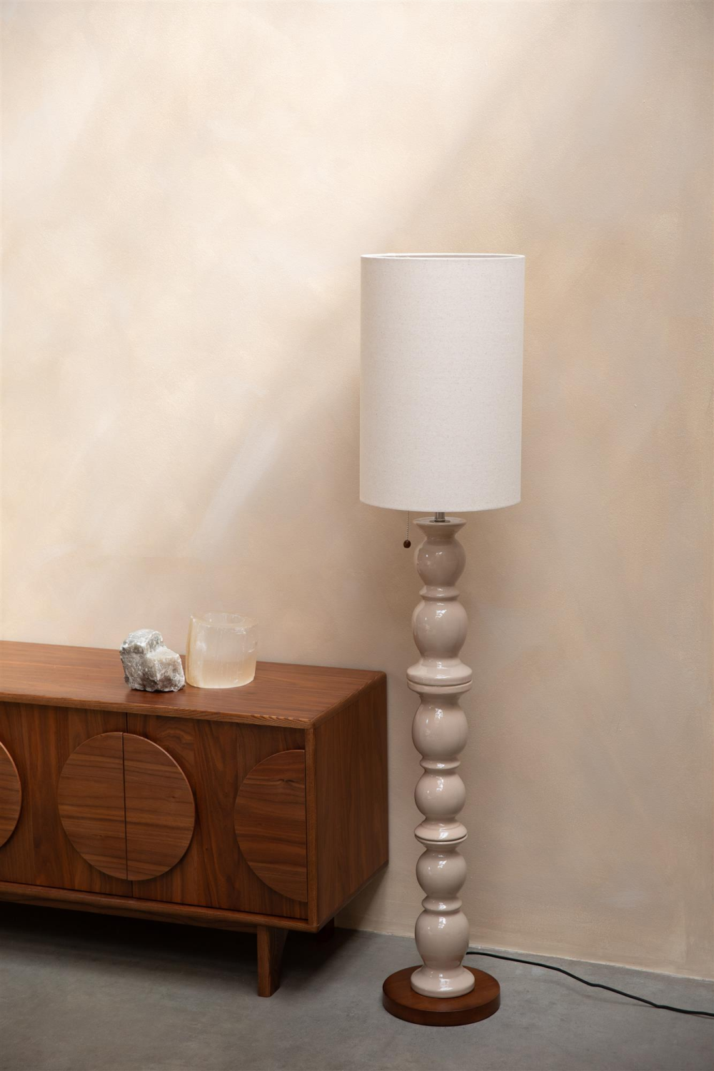 Beige Ceramic Floor Lamp | Zuiver Brew | OROA.com