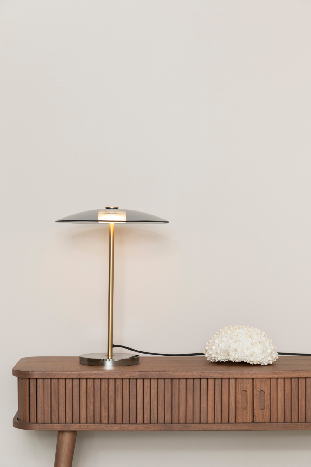 Glass Plate Table Lamp | Zuiver Float | Oroatrade.com