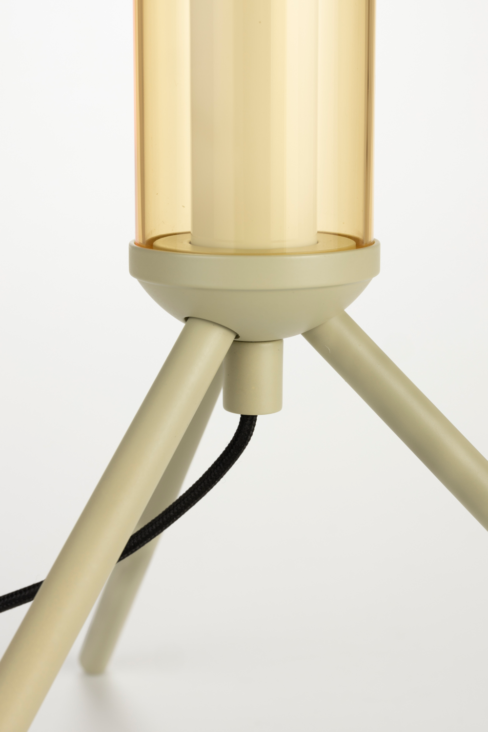Beige Metal Tripod Table Lamp | Zuiver Scotty | OROA.com