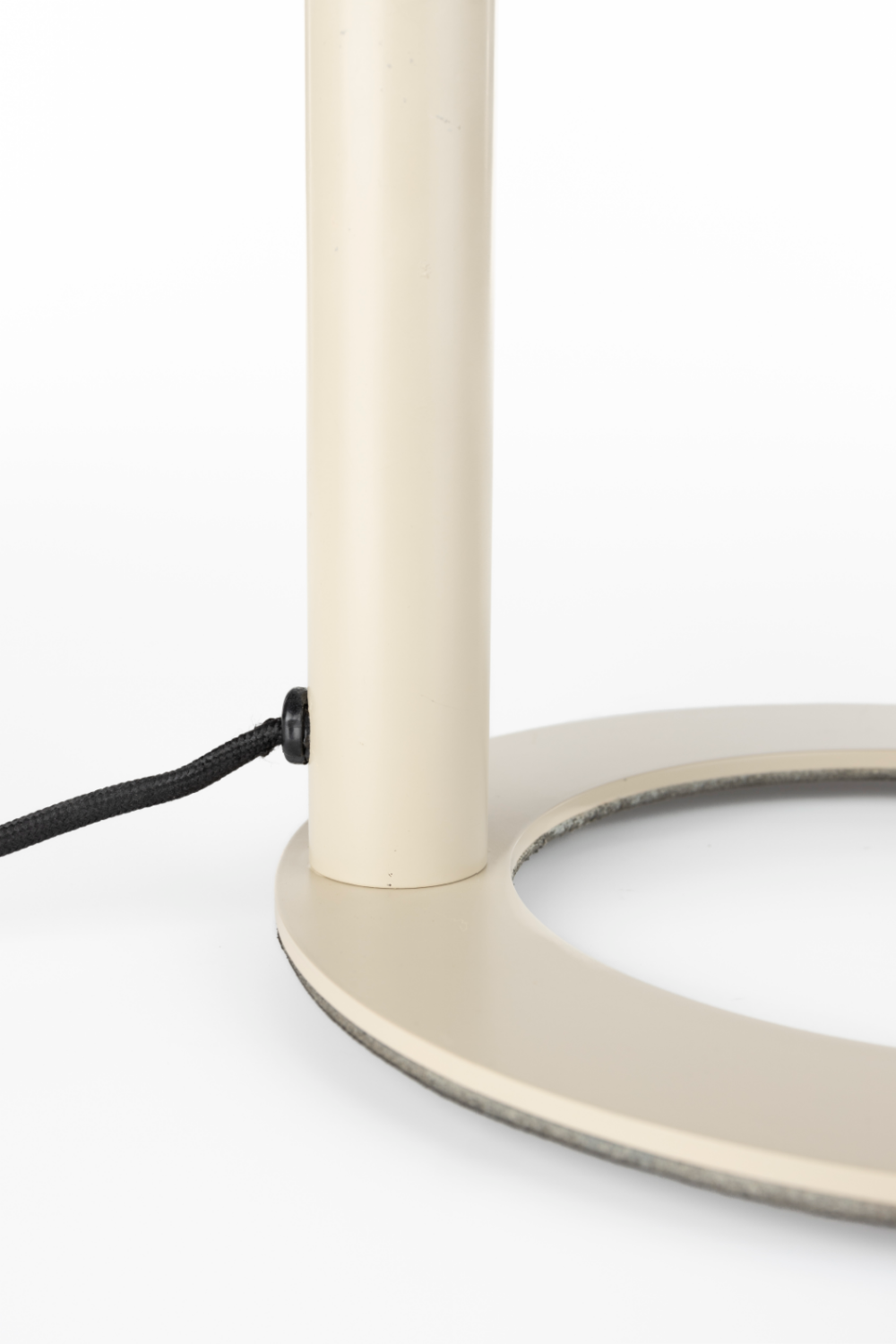 Sculptural Beige Table Lamp | Zuiver Arch | OROA.com