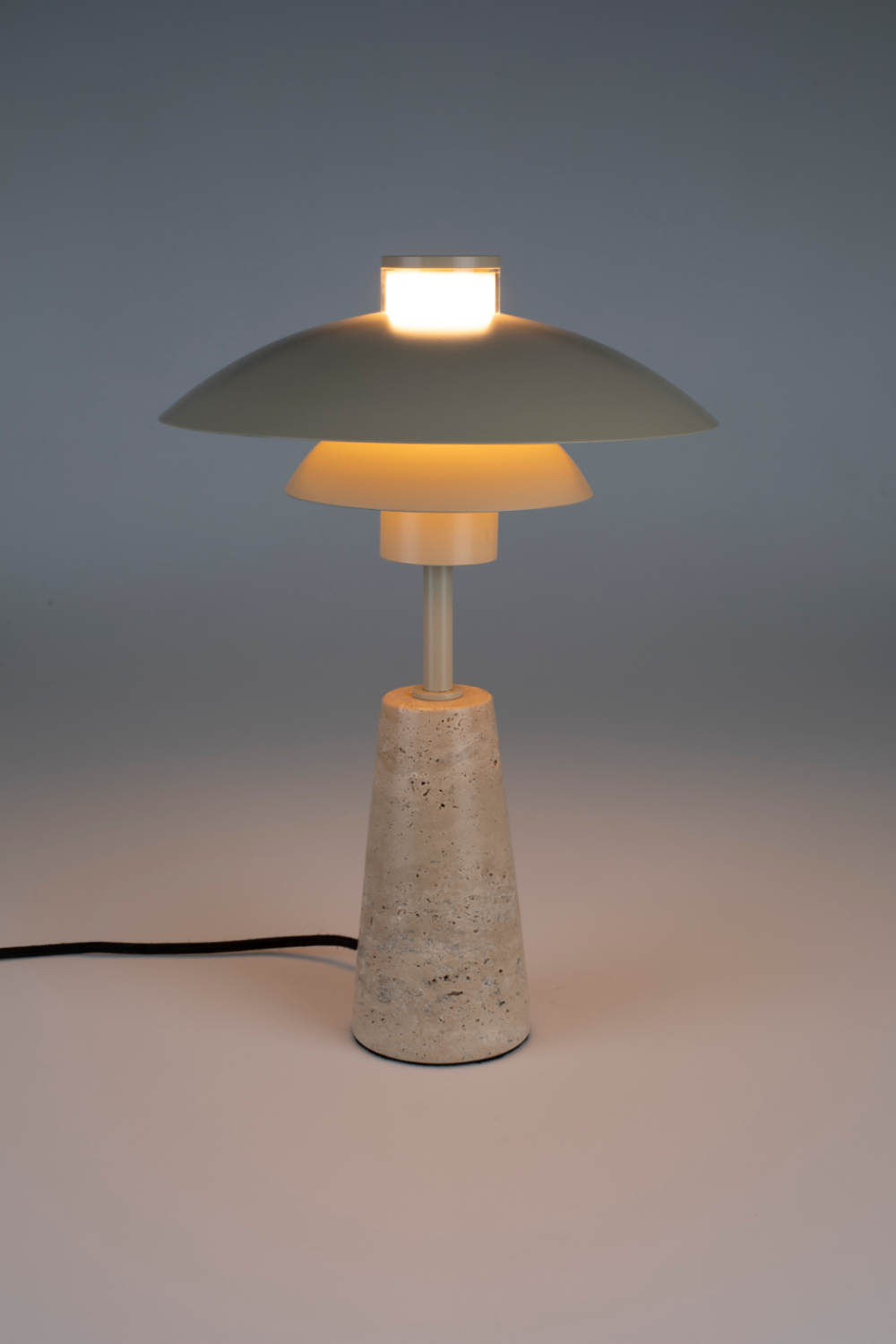 Beige Metal Table Lamp | Zuiver Cole | OROA.com