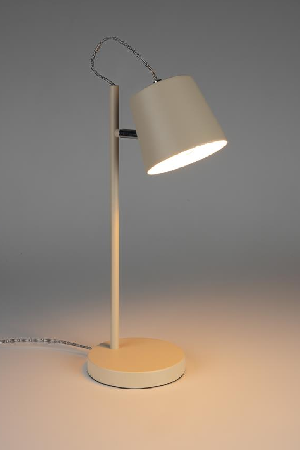 Beige Metal Table Lamp | Zuiver Buckle Head | OROA.com