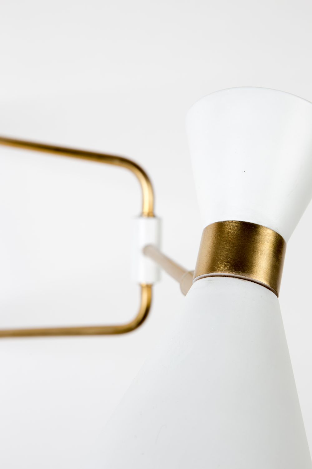 White Swing Arm Wall Lamp | Zuiver Shady | OROA.com