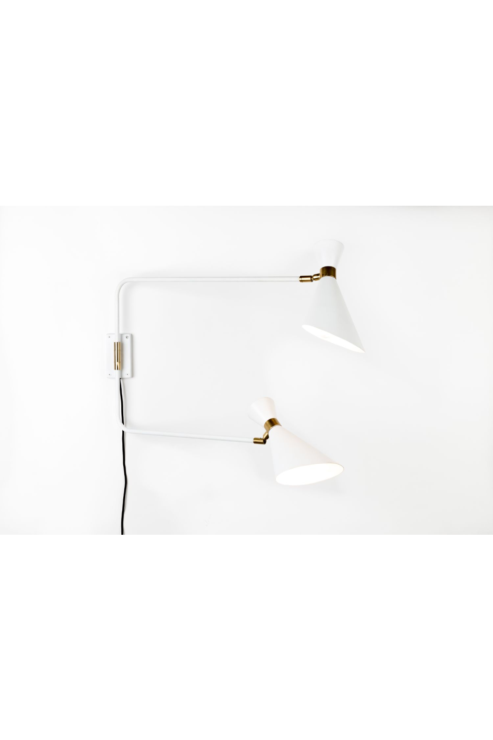 White Double Headed Wall Lamp | Zuiver Shady | OROA TRADE