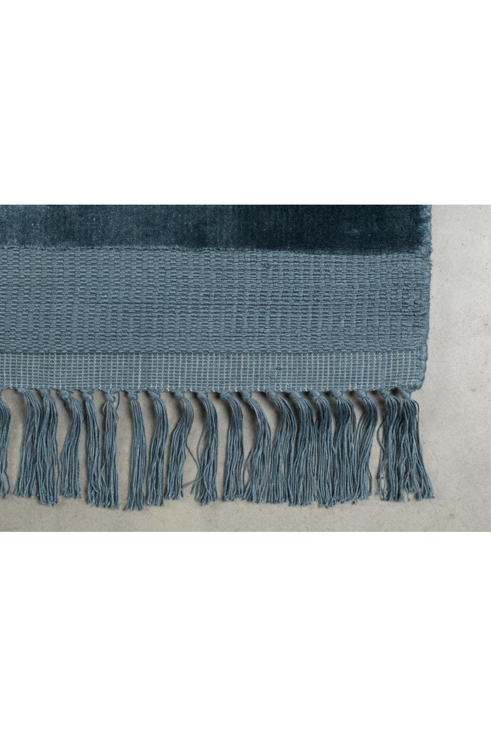 Vintage Blue Area Rug 5'5" x 8' | Zuiver Blink | OROA.com