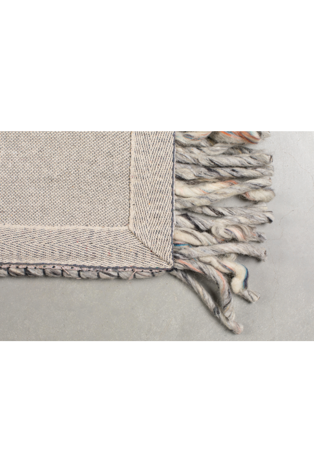 Handwoven Woolen Strands Carpet 5' x 8' | Zuiver Frills | Oroa.com