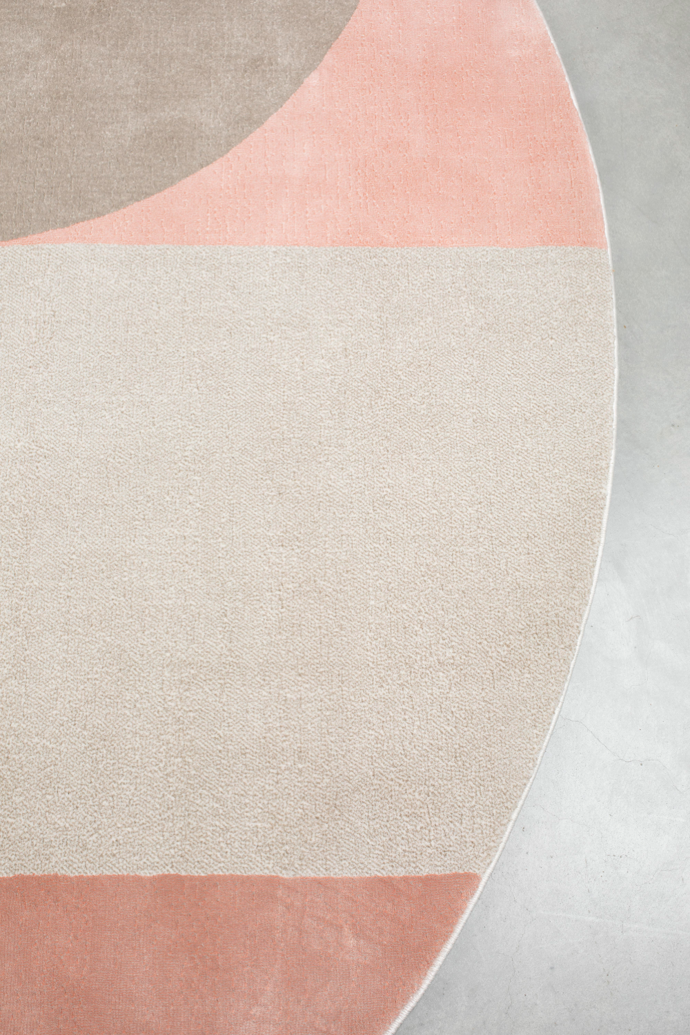 Geometric Pattern Seamless Carpet 7' | Zuiver Hilton | OROA.com