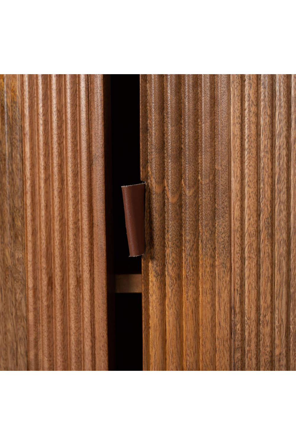 Round Mango Wood Dining Table | OROA Modern Izola | Oroa.com