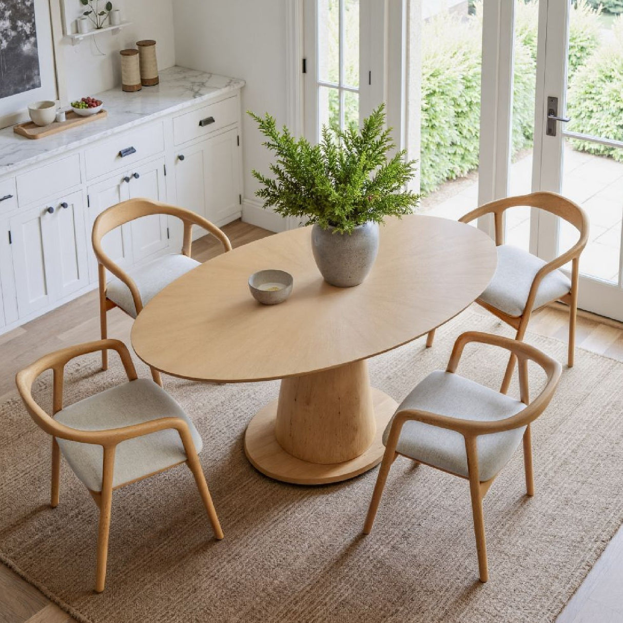 Oval Rubberwood Dining Table | OROA Modern Disque | Oroa.com