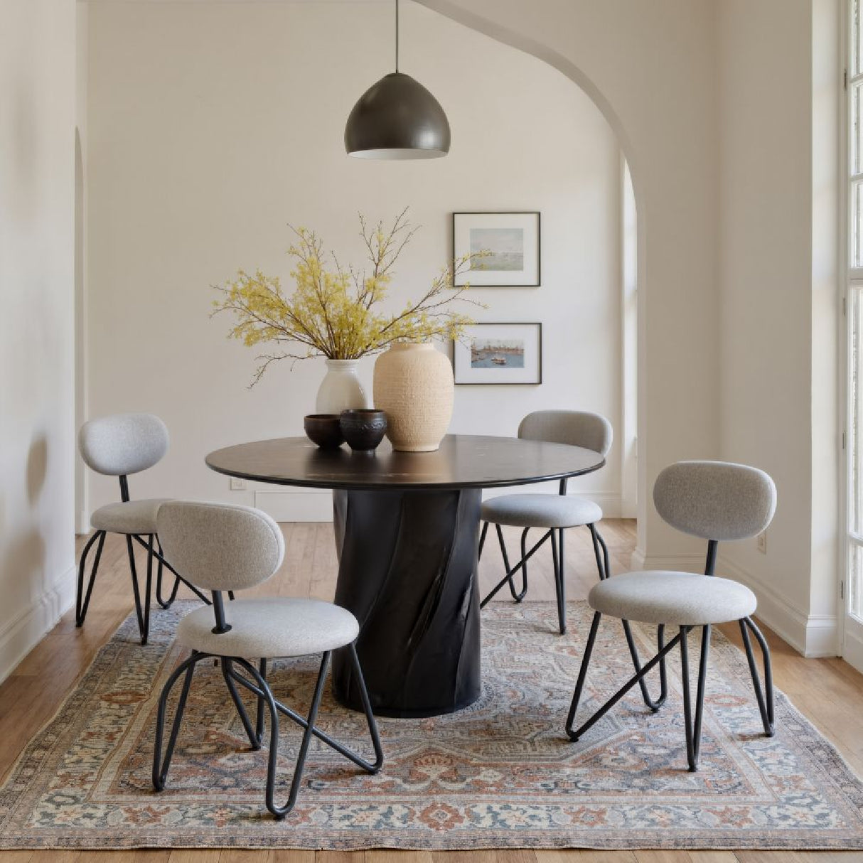 Black Wooden Round Dining Table | OROA Modern Kuro | Oroa.com