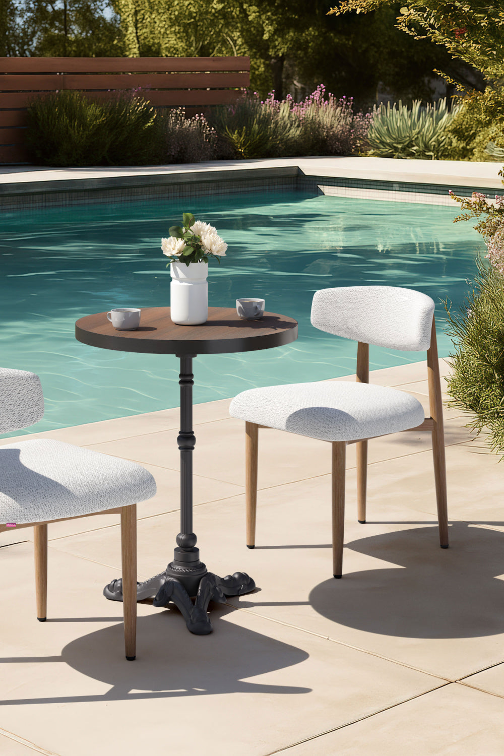 White Padded Outdoor Dining Chair | OROA Modern Bege | Oroa.com