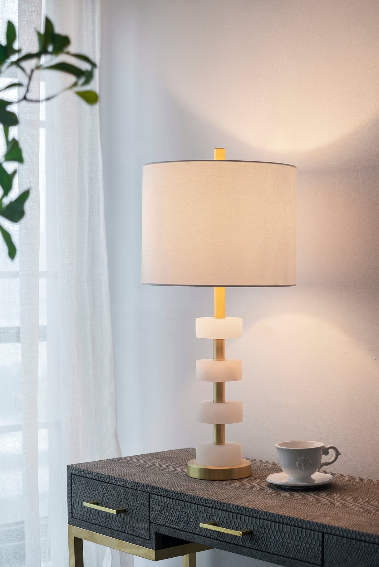 Marble Table Lamp Vintage Charm - OROA